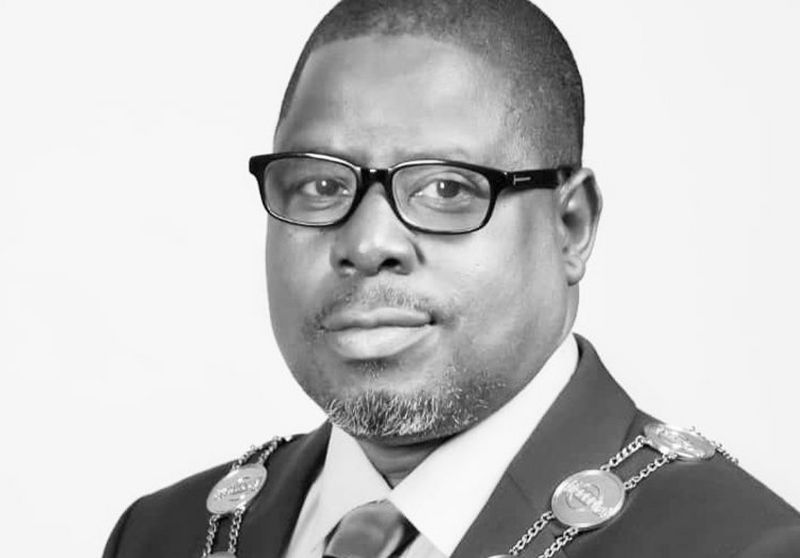 NIQS-PRESIDENT-OFFICIAL-PORTRAIT (002)